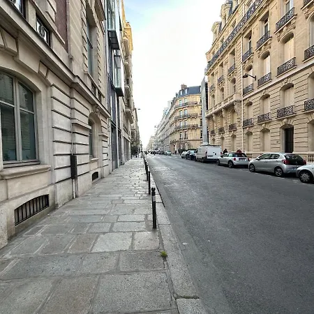 Le Luxe Au Pied Du Parc Monceau Paris